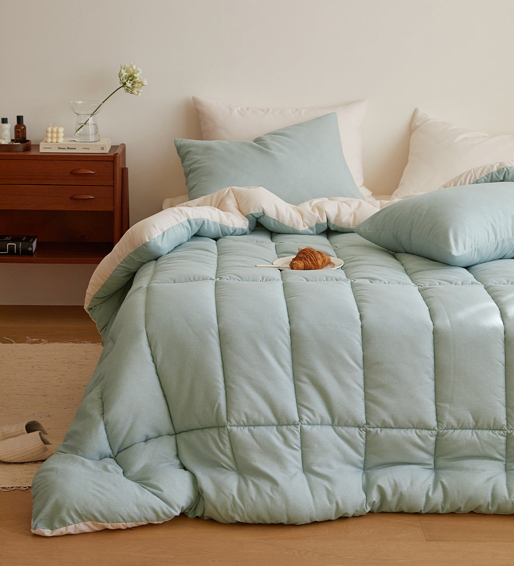 Stay Dust-Free Comforter (4 Seasons)