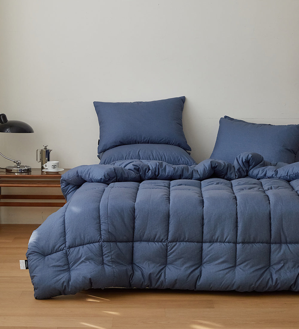 Stay Dust-Free Comforter (4 Seasons)