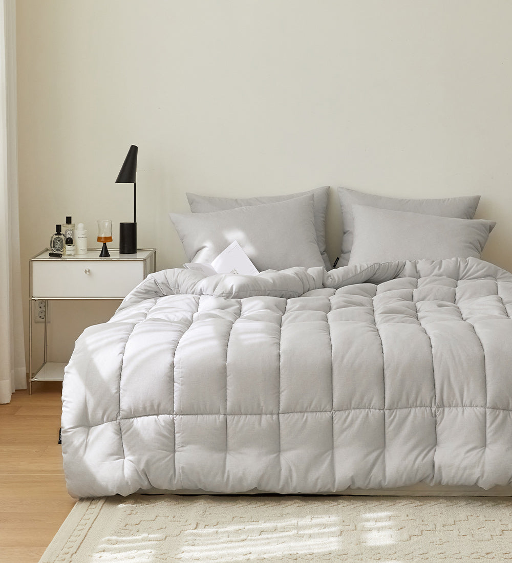 Stay Dust-Free Comforter (4 Seasons)